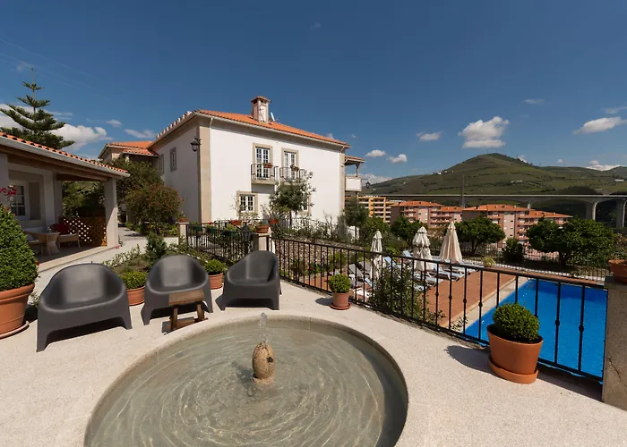 Casa De Sao Domingos Bed & Breakfast 4*